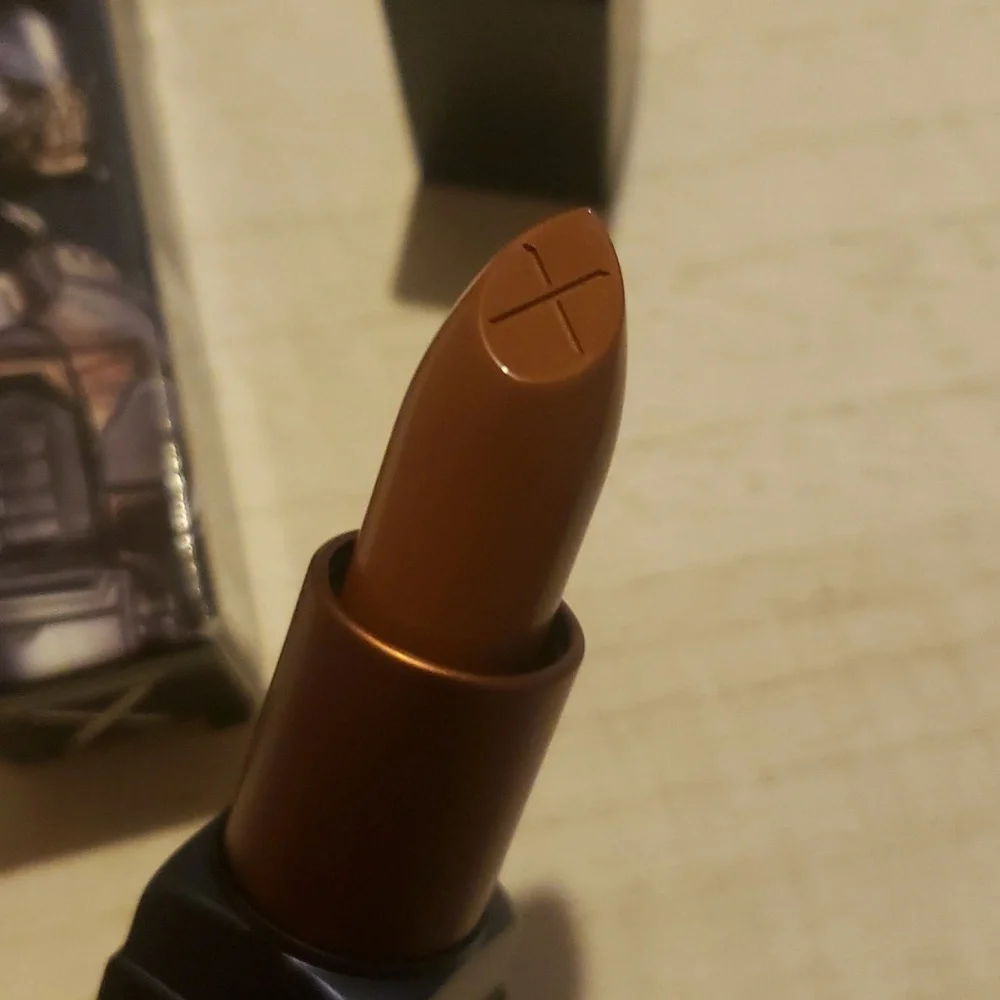 BLOODSPORT Smashbox DISCONTINUED Anti Hero Lipstick NWT